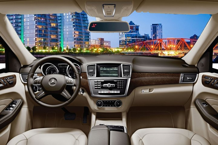 Private Transfer from Manchester Airport (MAN) to London Heathrow Airport (LHR) - Photo 1 of 4